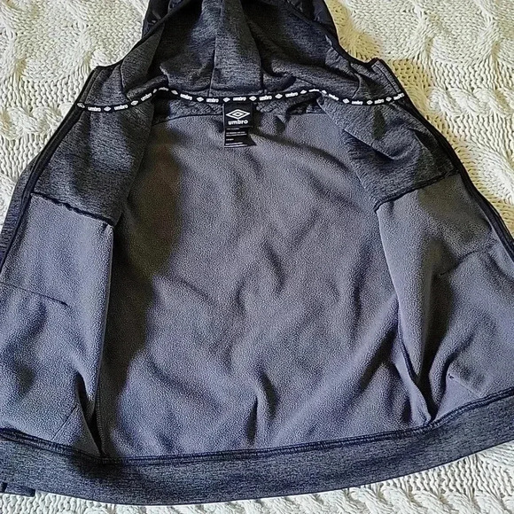 Umbro Youth Large Hooded Fleece Zip-Up Athletic Jacket‎ Unisex Black and Gray - Picture 11 of 11